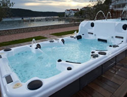 Fiberglass Spa Pool Manufacturer in Ludhiana